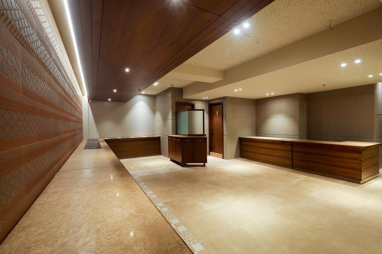 The Grandeur Boutique Hotel Мумбаи Экстерьер фото