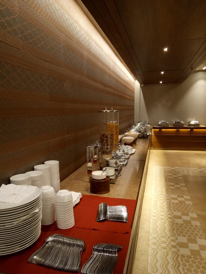 The Grandeur Boutique Hotel Мумбаи Экстерьер фото
